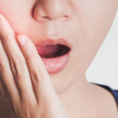 Dấu Hiệu và Biến Chứng Của Viêm Tủy Răng