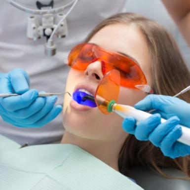 Tẩy Trắng Răng Laser