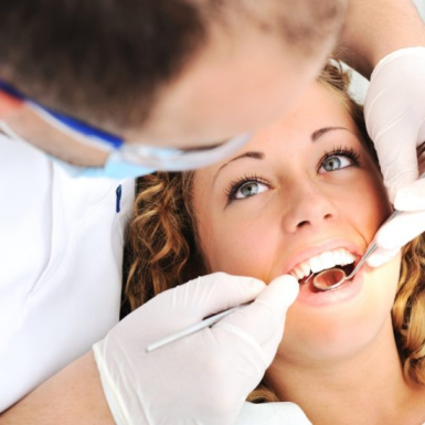 Trồng Implant Giá Bao Nhiêu Ở Q1 – Nha Khoa Xinh Xinh