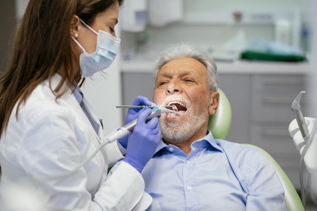 điều trị nội nha cho người cao tuổi